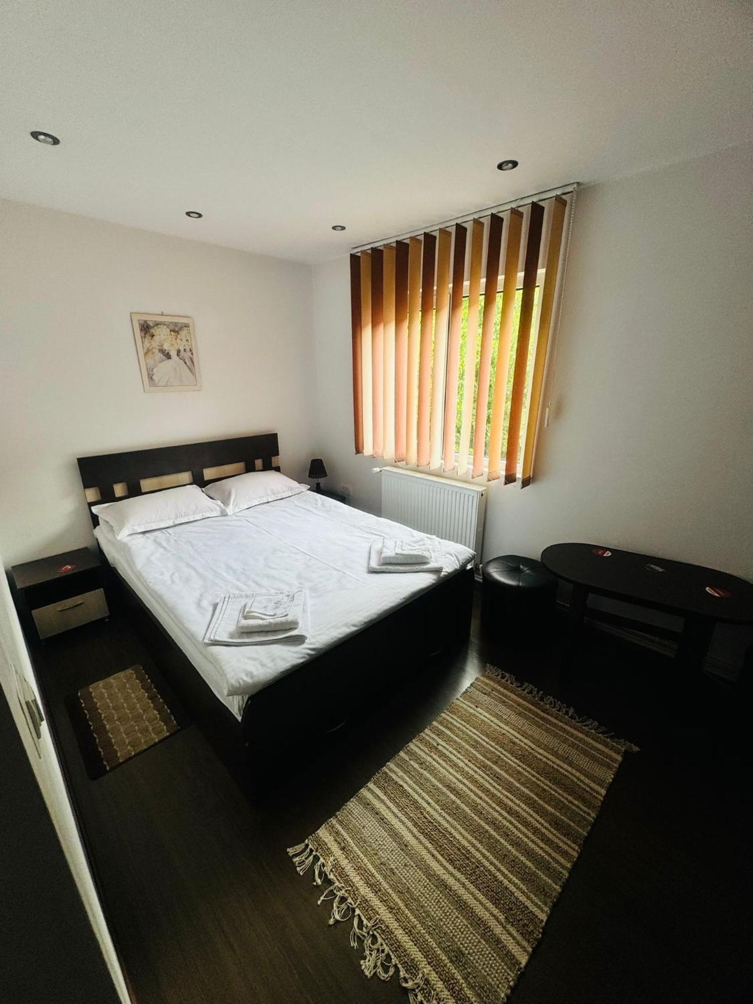 River Apartment 锡纳亚 外观 照片