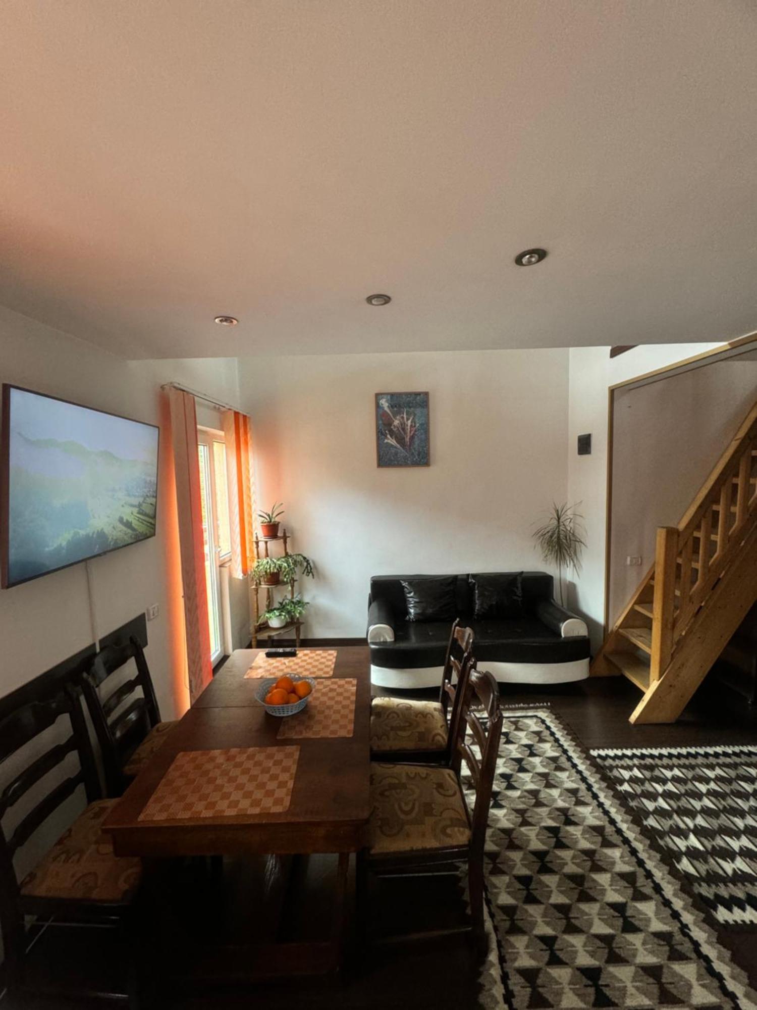River Apartment 锡纳亚 外观 照片